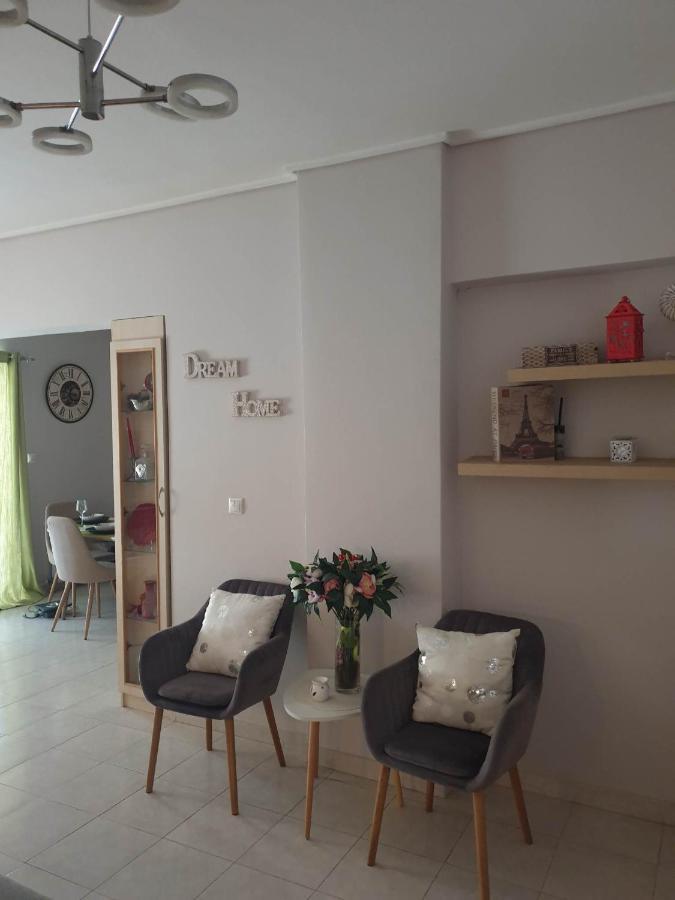 Modern 2Br City Flat 10Min From The Beach Atina Dış mekan fotoğraf