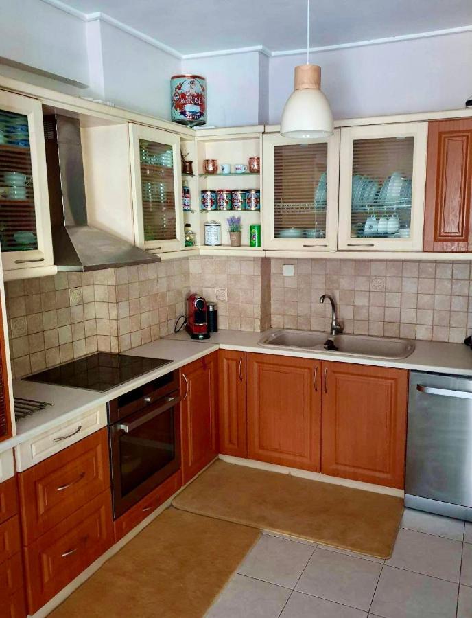 Modern 2Br City Flat 10Min From The Beach Atina Dış mekan fotoğraf